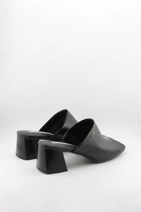 Jorge Bischoff Elegant Leather Block Heel Mules
